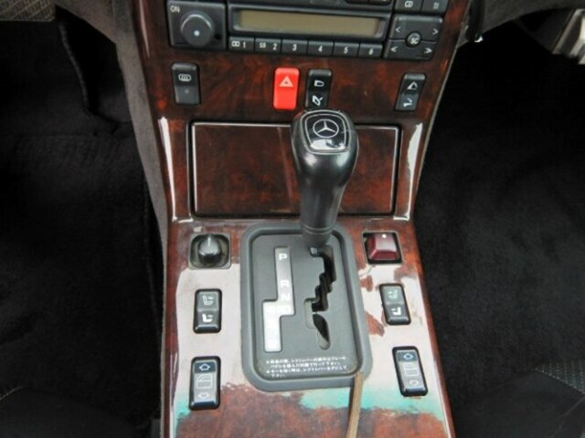 Mercedes-Benz SL 320