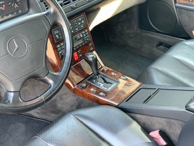 Mercedes-Benz SL 320