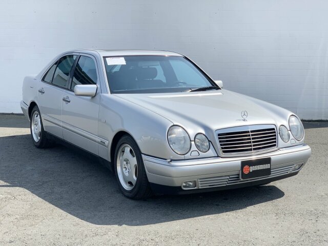 Mercedes-Benz E 320