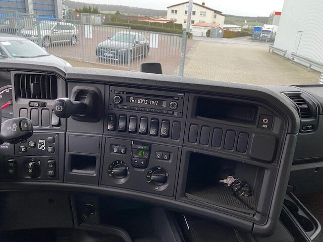 SCANIA (S) R