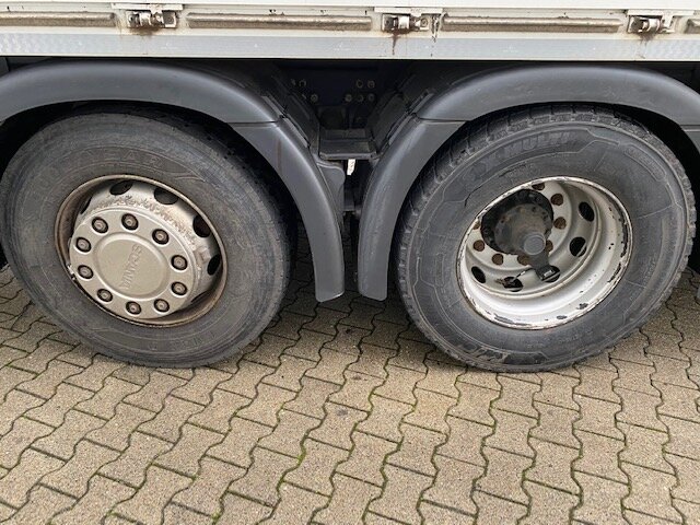 SCANIA (S) R