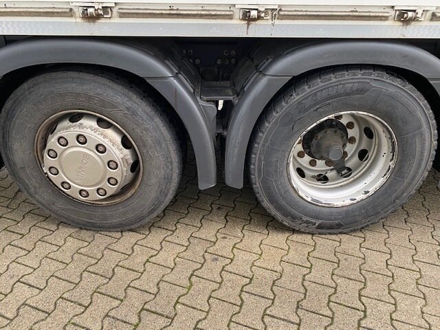 SCANIA (S) R