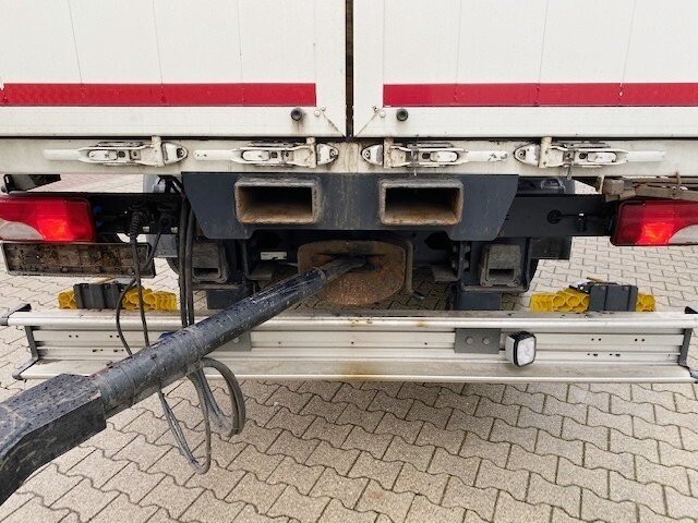 SCANIA (S) R