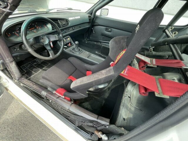 PORSCHE 944
