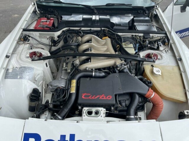 PORSCHE 944