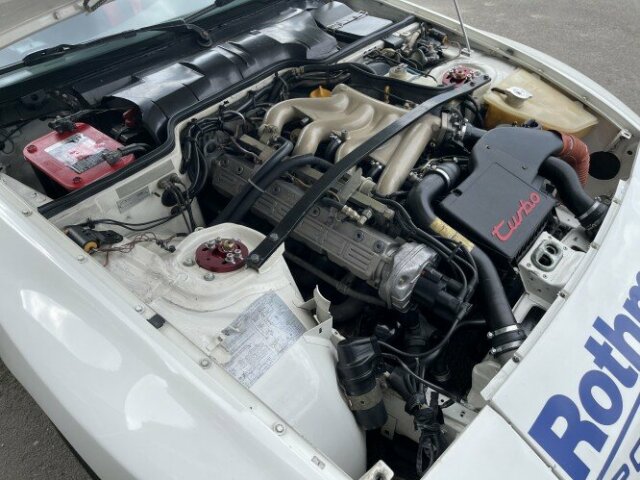 PORSCHE 944