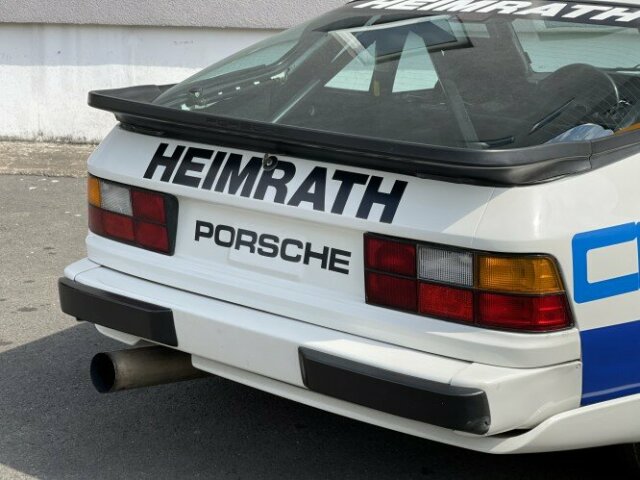 PORSCHE 944