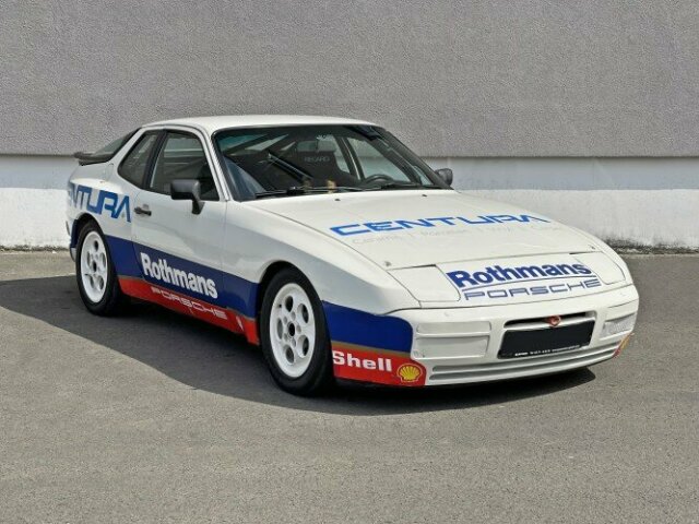 PORSCHE 944