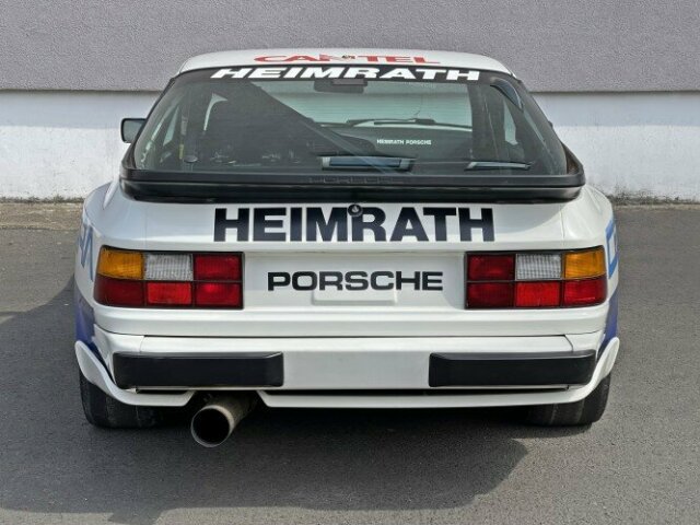 PORSCHE 944