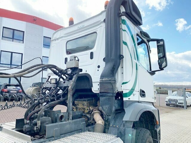 M.-MITTELTAL/LIEBHERR SAnh