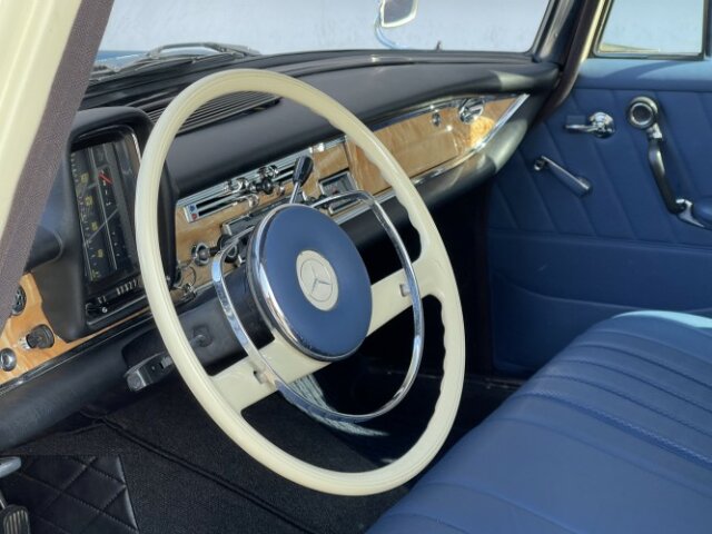 MERCEDES-BENZ 220