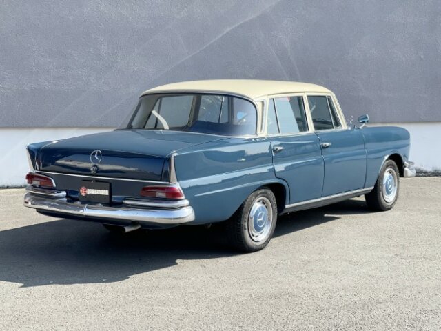 MERCEDES-BENZ 220
