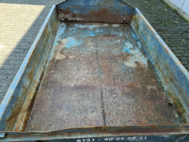 UNBEKANNT -