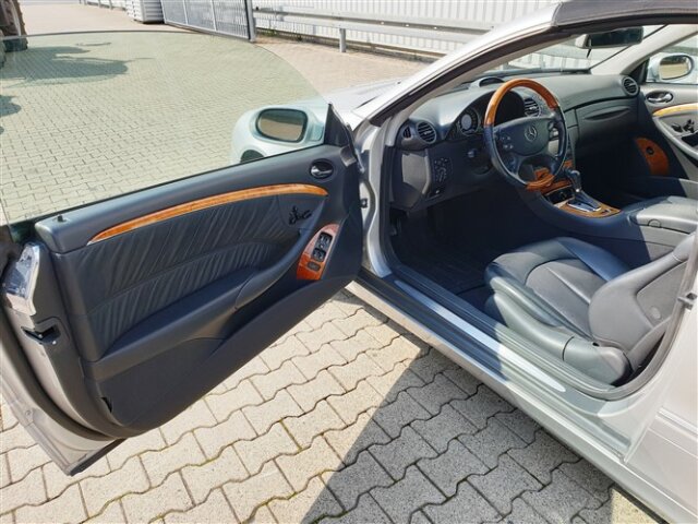 MERCEDES-BENZ CLK 320