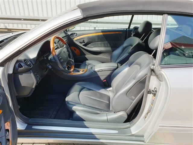 MERCEDES-BENZ CLK 320