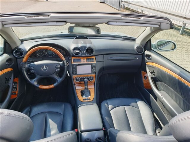 MERCEDES-BENZ CLK 320