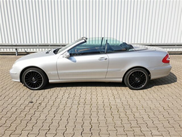 MERCEDES-BENZ CLK 320