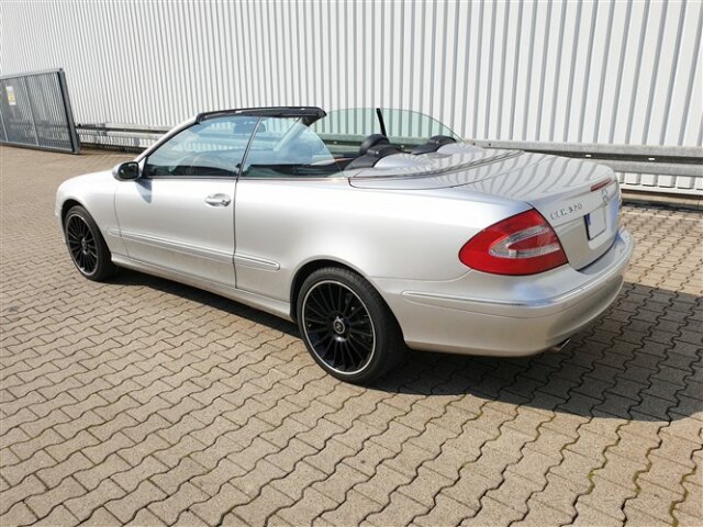 MERCEDES-BENZ CLK 320