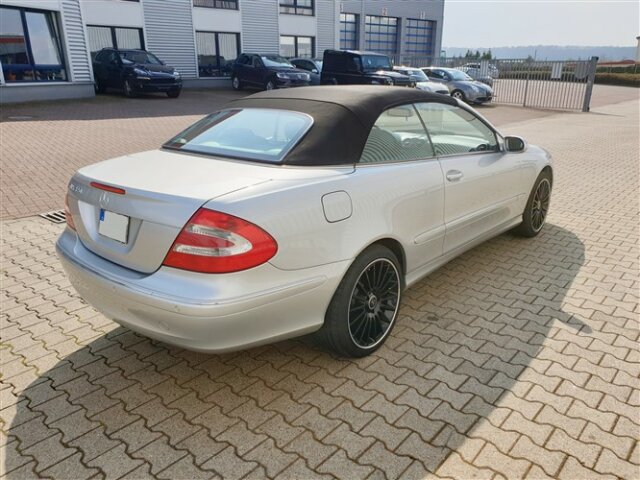 MERCEDES-BENZ CLK 320