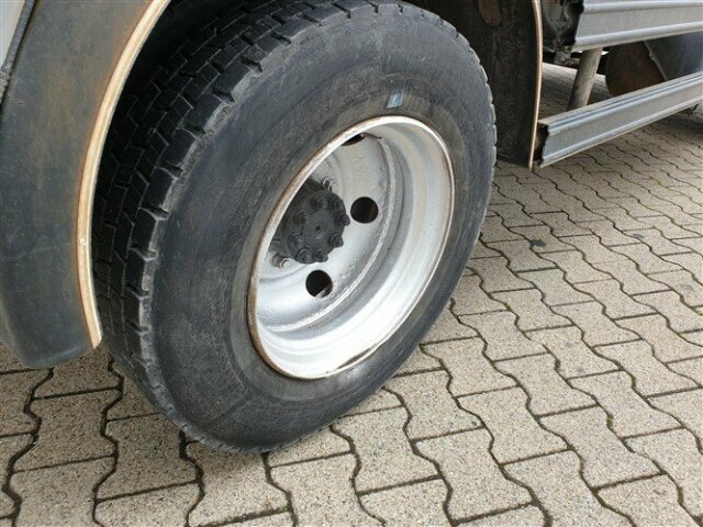DAIMLER-BENZ -