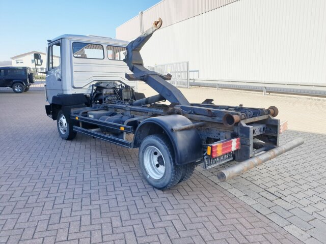DAIMLER-BENZ -