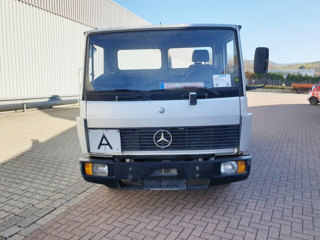 DAIMLER-BENZ -