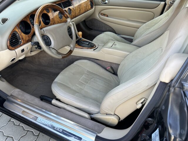 JAGUAR (GB) XK8