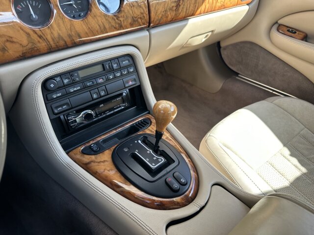 JAGUAR (GB) XK8