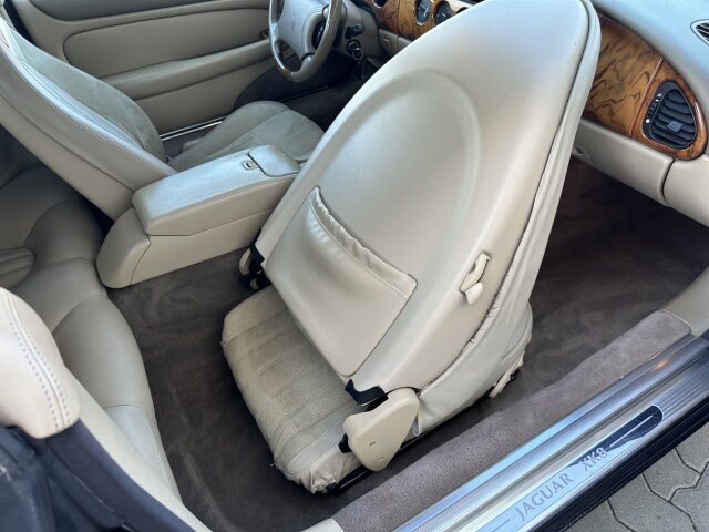 JAGUAR (GB) XK8
