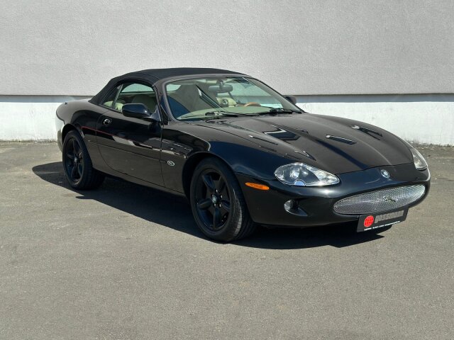 JAGUAR (GB) XK8