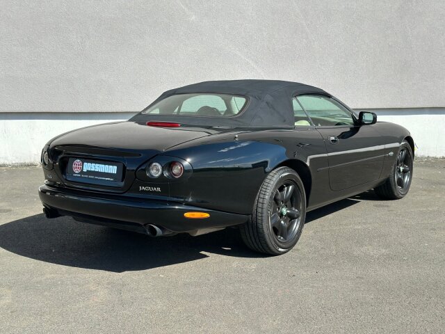 JAGUAR (GB) XK8