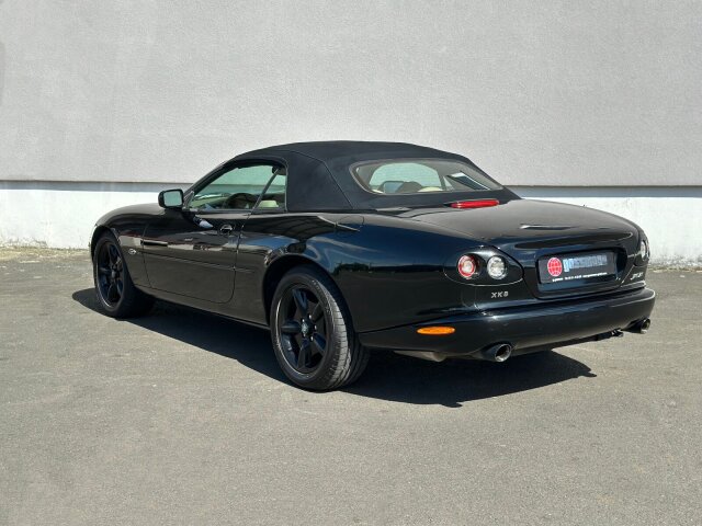 JAGUAR (GB) XK8