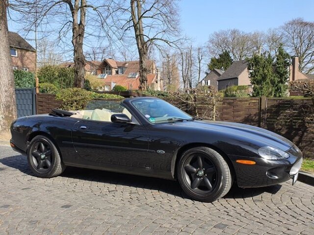 JAGUAR (GB) XK8