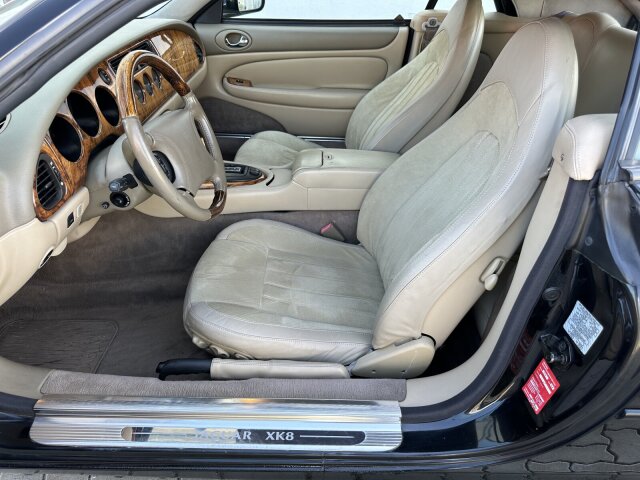 JAGUAR (GB) XK8