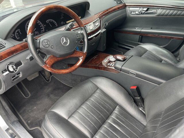 MERCEDES-BENZ S 600