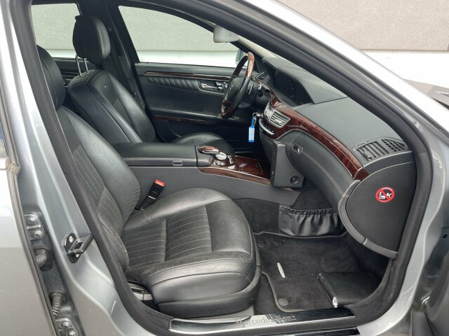 MERCEDES-BENZ S 600