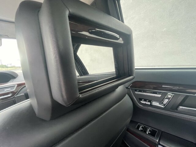 MERCEDES-BENZ S 600
