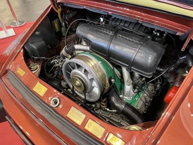 PORSCHE 911