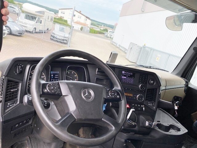 DAIMLER-BENZ -
