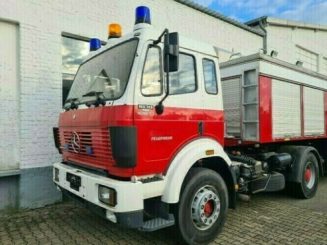 DAIMLER-BENZ -