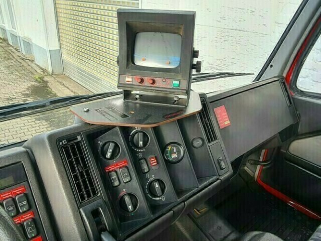 DAIMLER-BENZ -