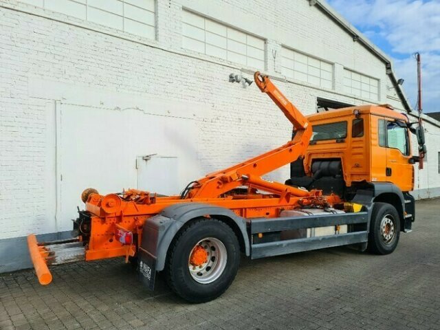 MAN TGA