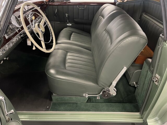 MERCEDES-BENZ 300
