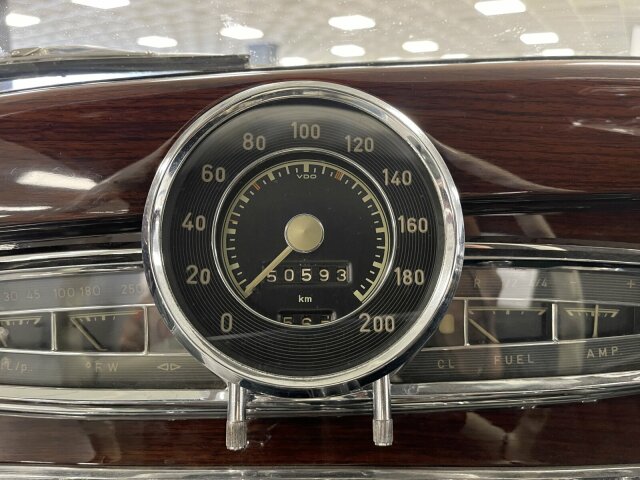 MERCEDES-BENZ 300