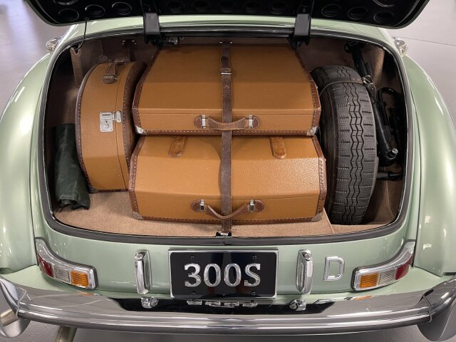 MERCEDES-BENZ 300