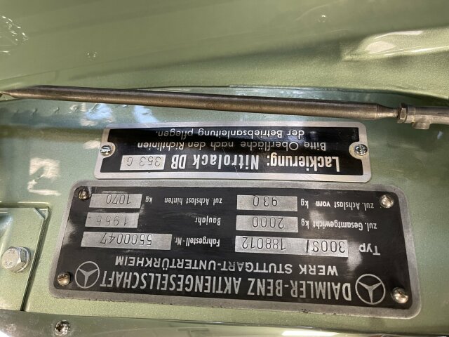 MERCEDES-BENZ 300