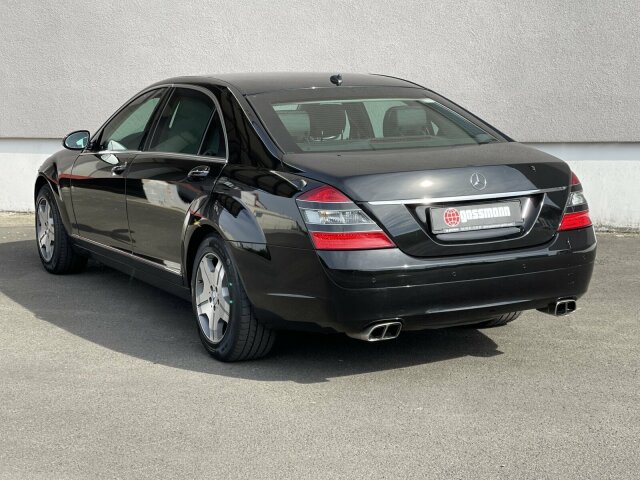 MERCEDES-BENZ S 600