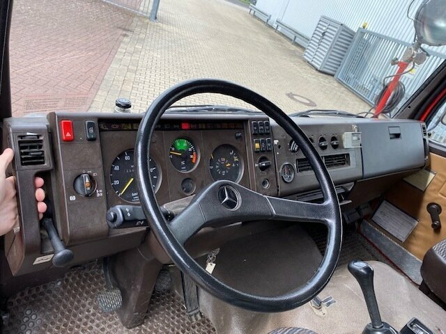 DAIMLER-BENZ -
