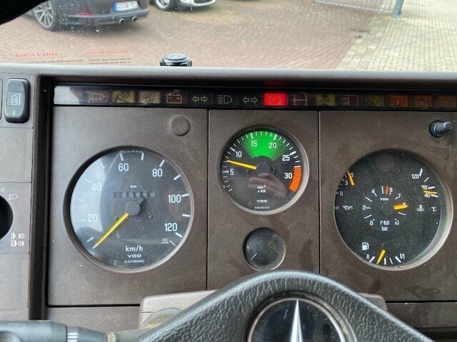 DAIMLER-BENZ -