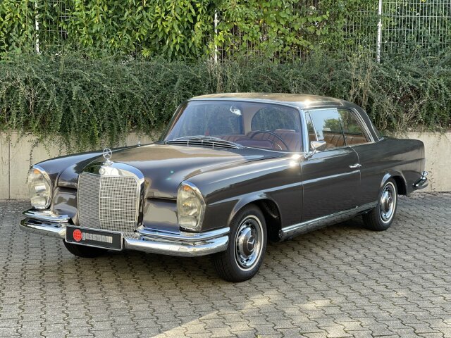 Mercedes-Benz220